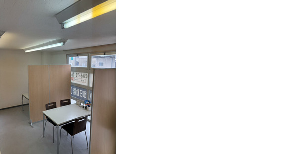 FooT株式会社/製品をセットしてボタンを押す機械オペレーターの求人情報ページへ