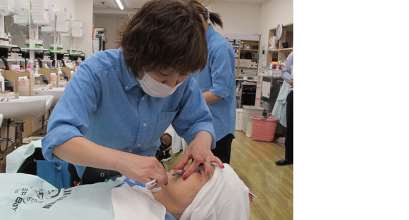 ラッキーホールディングス株式会社の求人情報ページへ