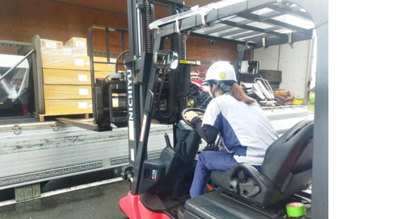 日本梱包運輸倉庫株式会社　中四国事業部 高知営業所の求人情報ページへ